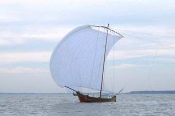 霞ヶ浦の帆曳船